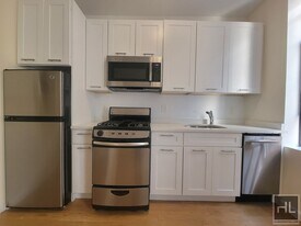 WEST 45 STREET, Unit 2E in New York, NY - Building Photo