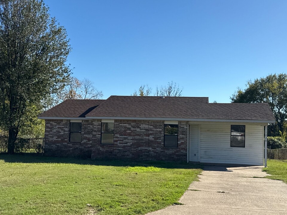 1028 Rickey Cir in Van Buren, AR - Building Photo