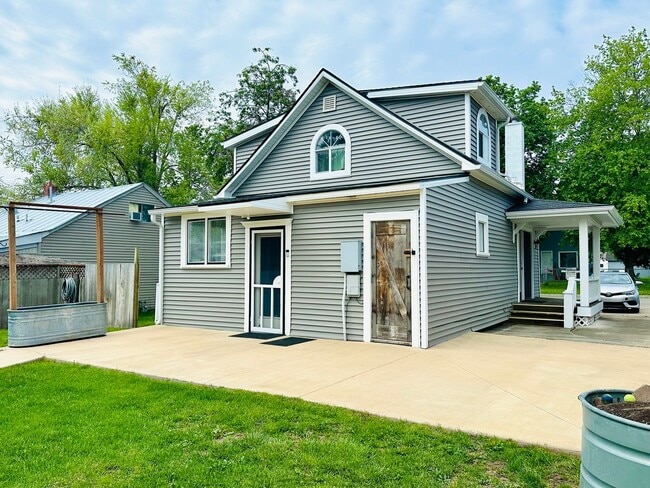property at 1135 3rd Ave W