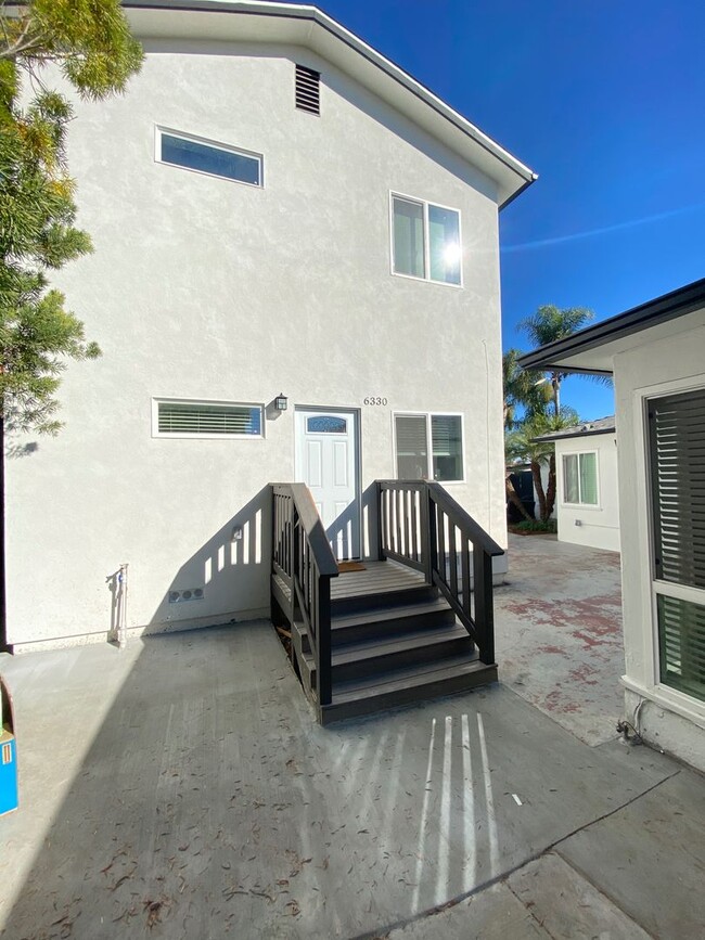 6328 Montezuma Rd in San Diego, CA - Foto de edificio - Building Photo