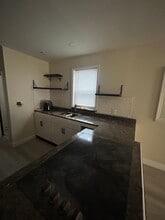 210 W 5th St, Unit apt 1a in Chester, PA - Building Photo - Building Photo
