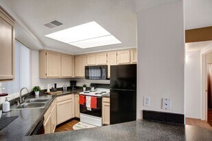 Mirador in Phoenix, AZ - Building Photo