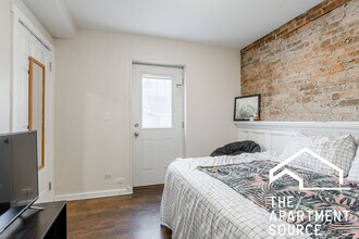 1505 W Fullerton Ave, Unit 2R in Chicago, IL - Building Photo - Building Photo