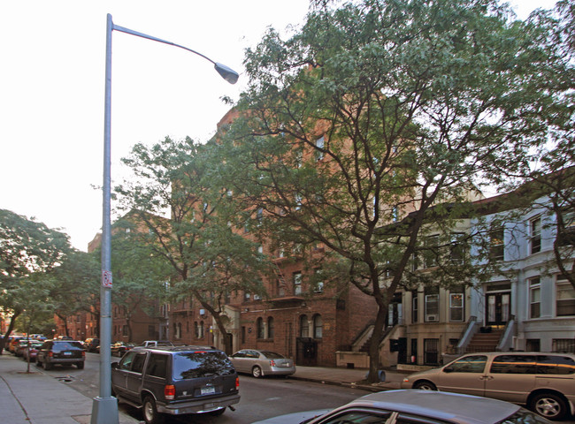 80 Woodruff Avenue in Brooklyn, NY - Foto de edificio - Building Photo