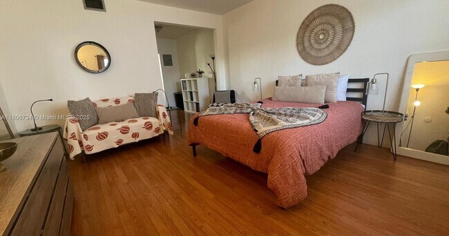 property at 653 Michigan Ave
