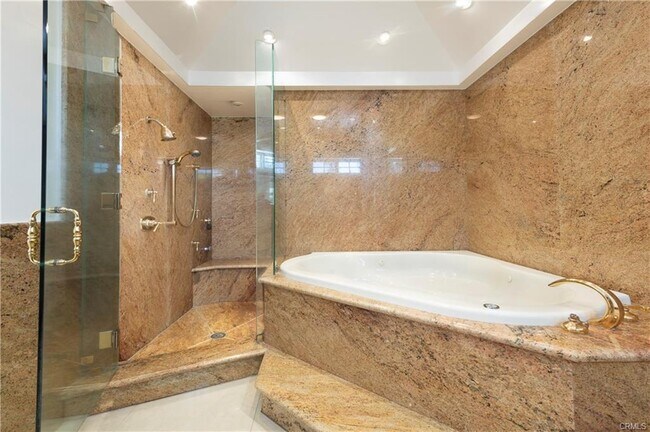 16379 Meadow Ridge Way in Los Angeles, CA - Building Photo - Building Photo