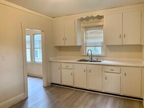 1729 Edwards Ave NE, Unit 1729 in Canton, OH - Foto de edificio - Building Photo