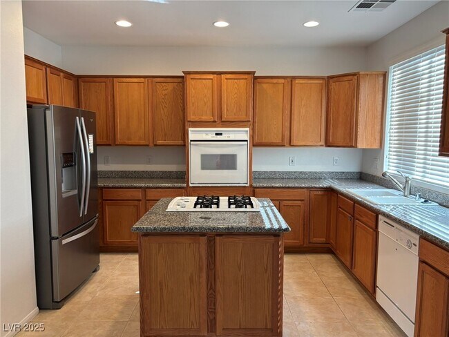 11765 Via Esperanza St in Las Vegas, NV - Foto de edificio - Building Photo