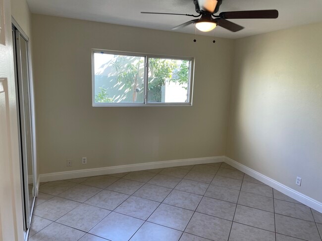 2944 Peppertree Ln, Unit C