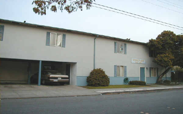 Kennedy Arms in Redwood City, CA - Building Photo - Building Photo