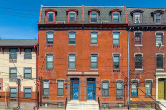 Oxford Village in Philadelphia, PA - Foto de edificio - Building Photo