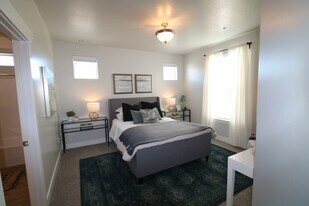 124 W Silver Springs Dr in Vineyard, UT - Building Photo