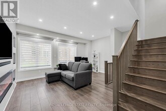 135 Borers Creek Cir in Hamilton, ON - Building Photo - Building Photo