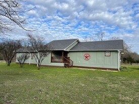 4059 County Rd 3221 in Lone Oak, TX - Building Photo