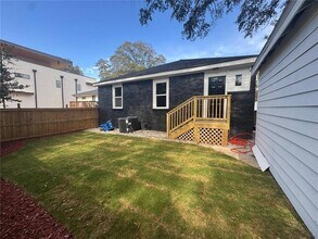 1332 Thurgood St SW in Atlanta, GA - Building Photo - Building Photo