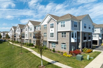 Harbortown Terrace in Perth Amboy, NJ - Foto de edificio - Building Photo