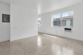 644 SW 10th St in Miami, FL - Building Photo - Building Photo