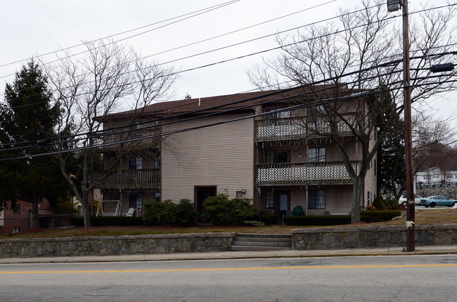 Cowesett Terrace in West Warwick, RI - Building Photo - Building Photo