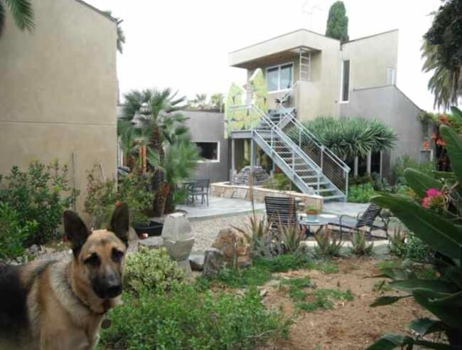 property at 1923 Park Crest Dr