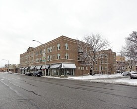 Donald Alexander Court in Oak Park, IL - Foto de edificio - Building Photo