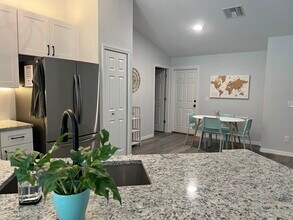 1729 N Lakewood Ave in Ocoee, FL - Building Photo - Building Photo