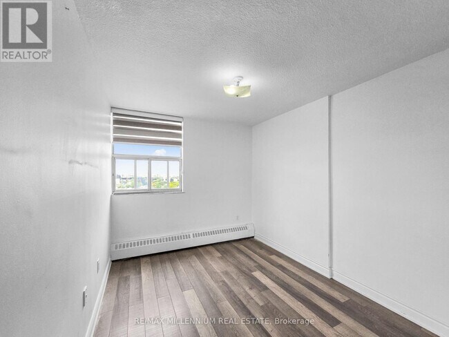 2645-2645 Kipling Ave in Toronto, ON - Building Photo - Building Photo
