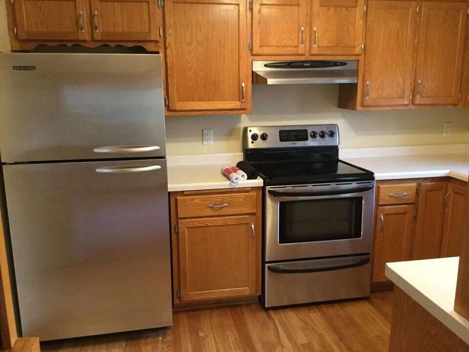 3991 Whiting Ln in Rochester, MN - Building Photo