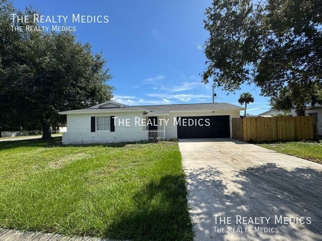 1718 Palmer Ln in Rockledge, FL - Building Photo - Building Photo