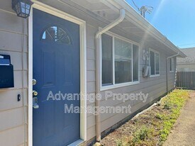 1015 NW 26th St in Corvallis, OR - Building Photo
