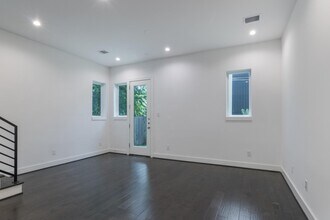 5841 Dolores St in Houston, TX - Building Photo - Building Photo