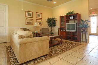 Parkway Senior Apartments in Pasadena, TX - Building Photo - Interior Photo