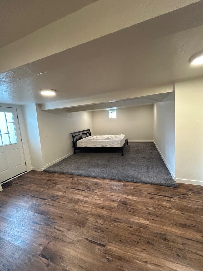 7816 E Victory Rd, Unit Basement Studio in Nampa, ID - Foto de edificio - Building Photo