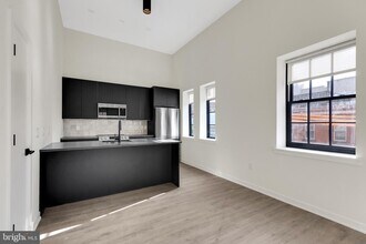 500 N 13th St-Unit -303 in Philadelphia, PA - Building Photo - Building Photo