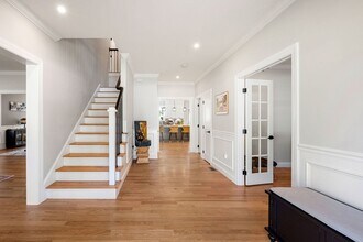41 Peach Orchard Rd in Burlington, MA - Foto de edificio - Building Photo