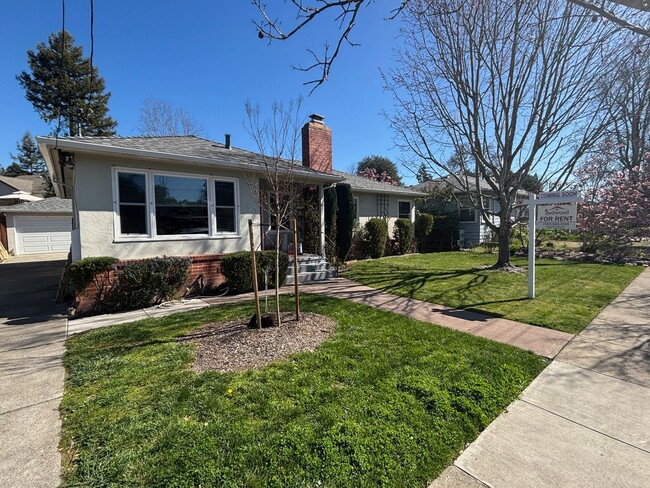 1924 King St in Santa Rosa, CA - Building Photo - Building Photo