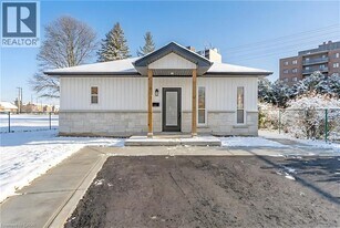 67 Kimberly Crescent in Kitchener, ON - Building Photo