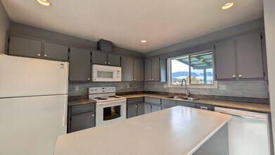 45119 Stevenson Rd in Chilliwack, BC - Building Photo - Building Photo