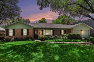 12847 Memorial Dr in Houston, TX - Building Photo