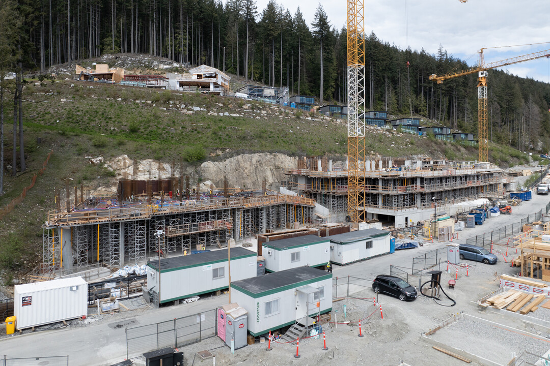 Hawksley in West Vancouver, BC - Building Photo