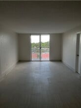 1251 NE 108th St, Unit 408 in Miami, FL - Building Photo - Building Photo