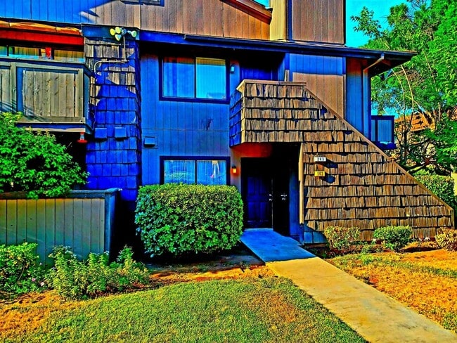 property at 1190 S Winery Ave