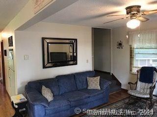 341 Deepwood Dr in Lebanon, CT - Building Photo - Building Photo
