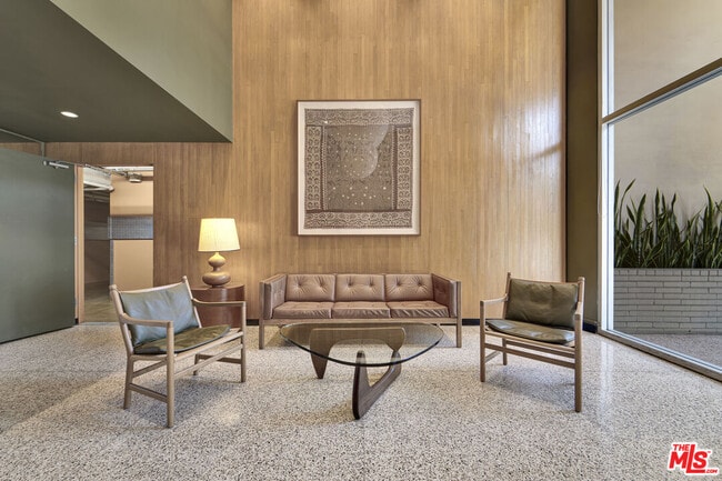 4455 Los Feliz Blvd in Los Angeles, CA - Building Photo - Building Photo