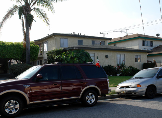 12536 Oxford Ave in Hawthorne, CA - Building Photo - Building Photo