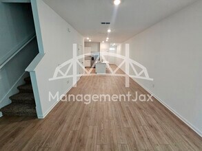 5918 Ortega Lk Dr in Jacksonville, FL - Building Photo - Building Photo