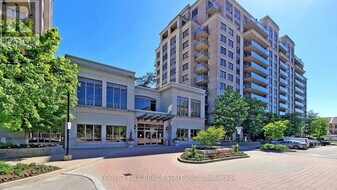 37 Galleria Pkwy in Markham, ON - Building Photo