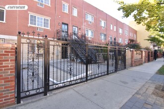 1702 Park Pl in Brooklyn, NY - Building Photo - Building Photo