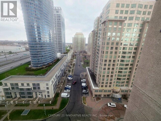 18 Lee Centre Dr in Toronto, ON - Building Photo - Building Photo