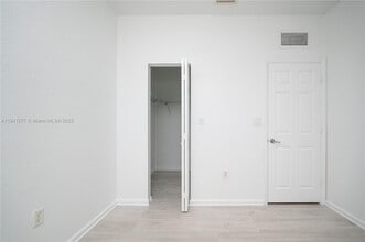 11501 NW 89th St in Doral, FL - Building Photo - Building Photo