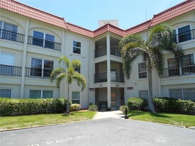 2700 Bayshore Blvd, Unit 4103 in Dunedin, FL - Building Photo